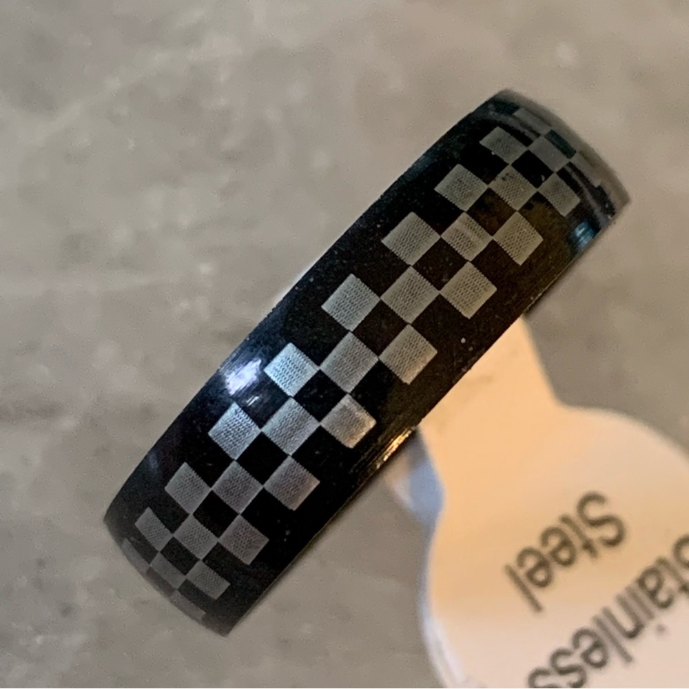 🎉3/$45🎉 Checkered stainless steel ring size 8.5